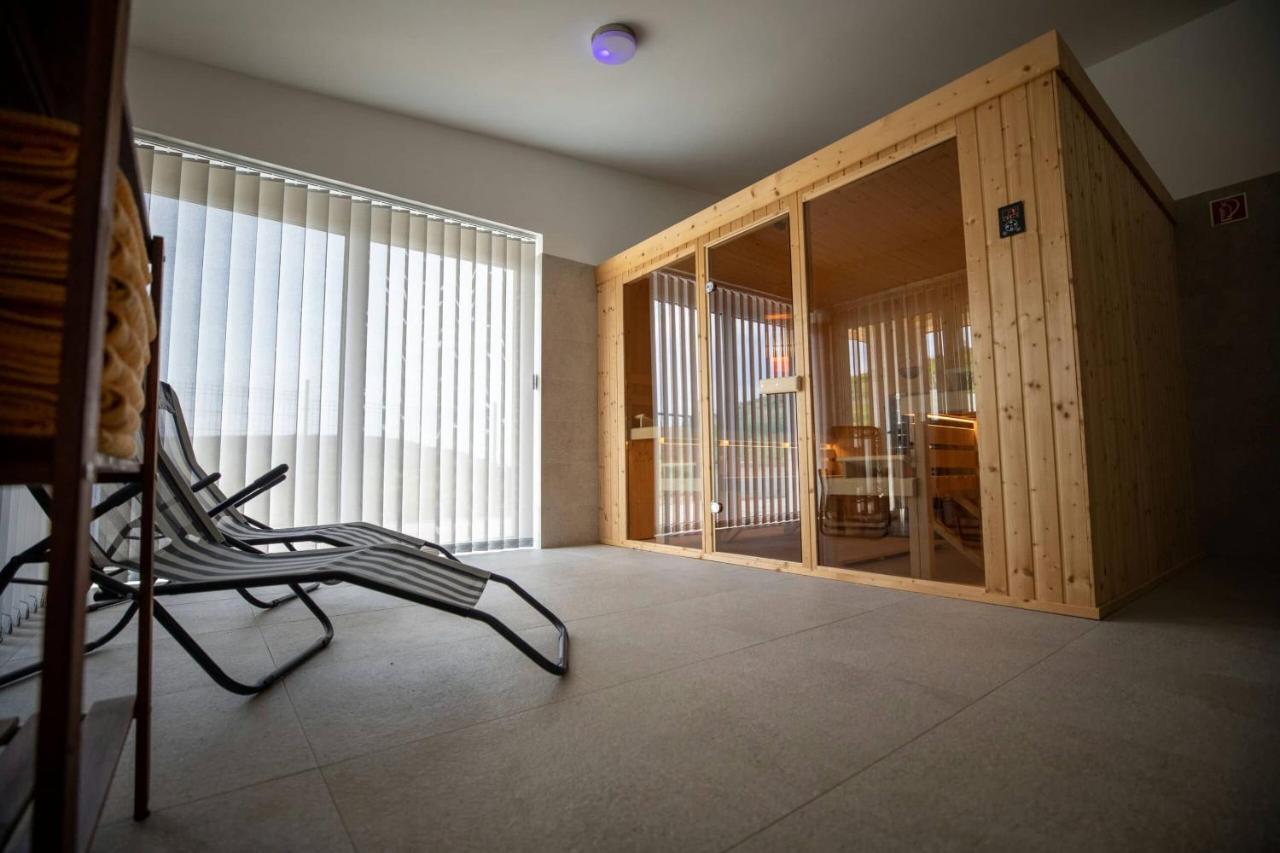 Aszuvilag Rezidencia With Sauna & Jacuzzi Legyesbenye 外观 照片