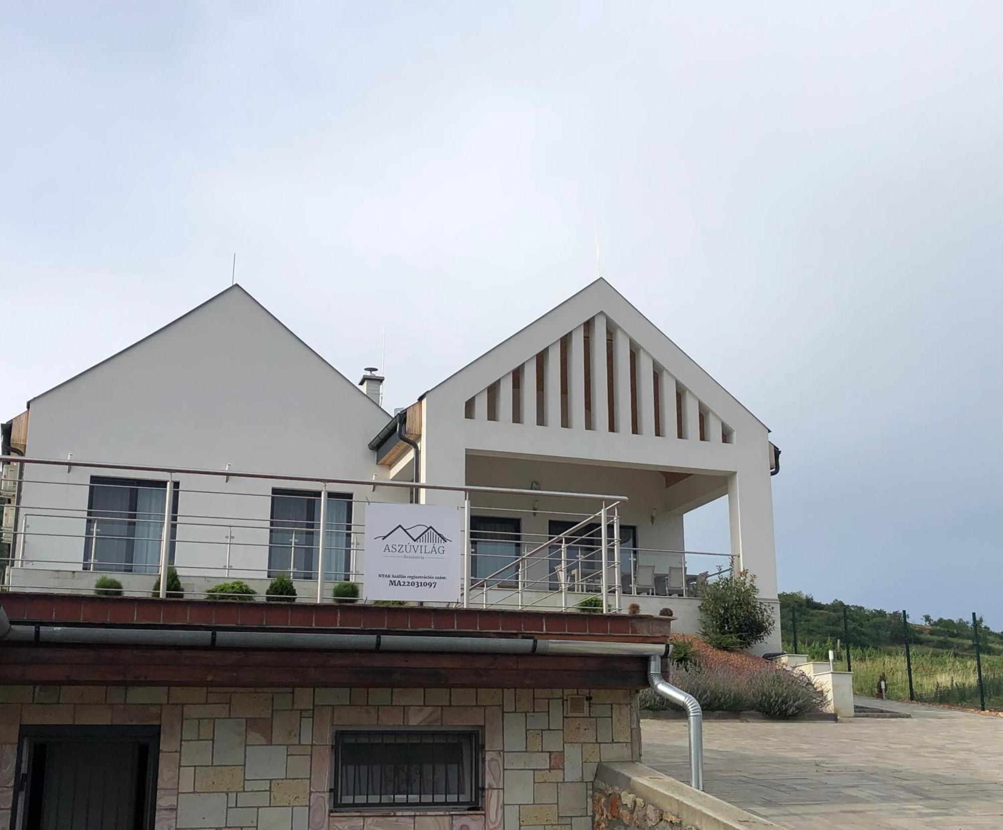 Aszuvilag Rezidencia With Sauna & Jacuzzi Legyesbenye 外观 照片