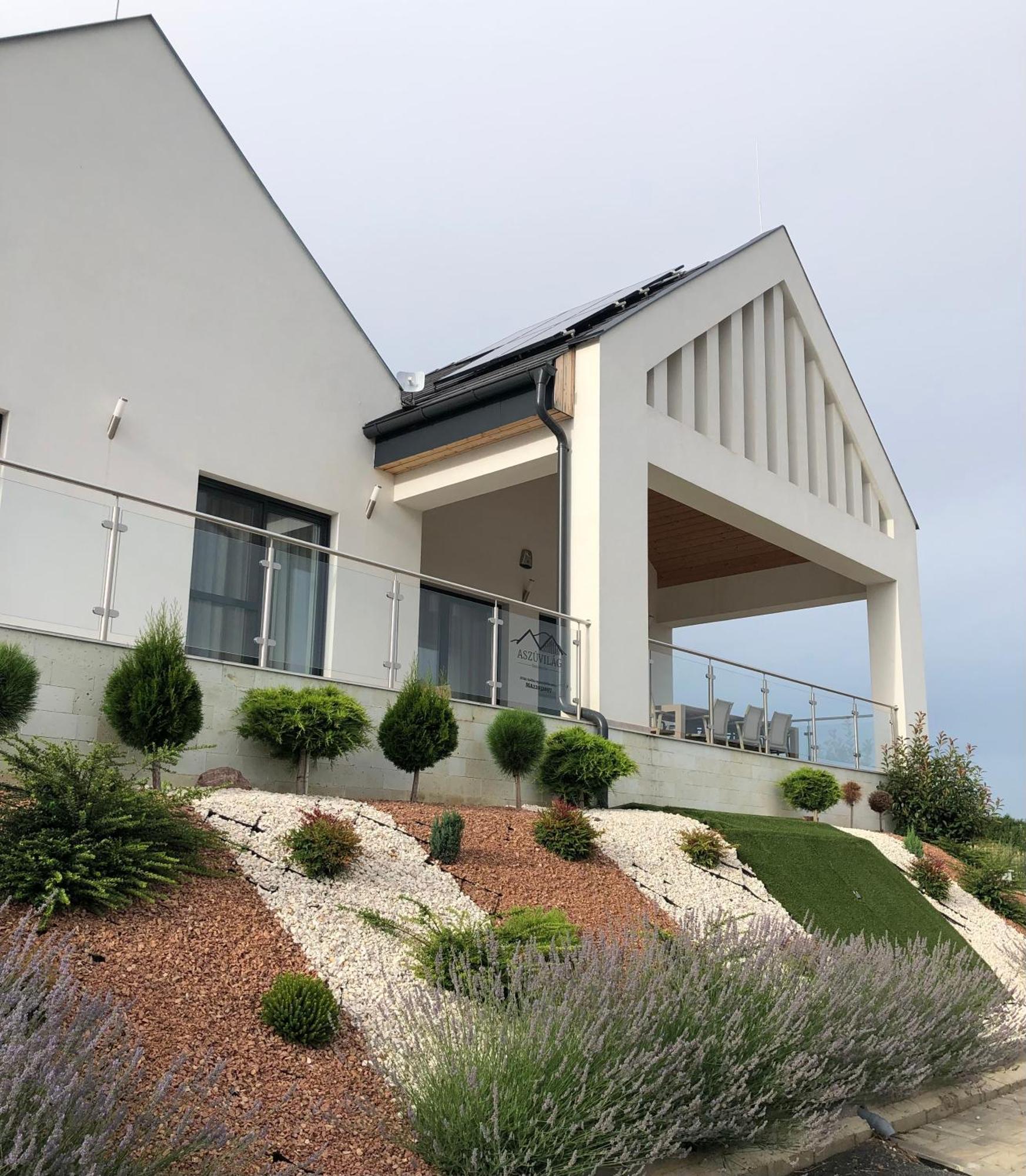 Aszuvilag Rezidencia With Sauna & Jacuzzi Legyesbenye 外观 照片